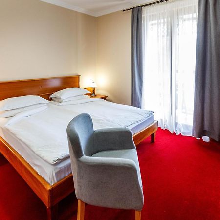 Hotel Vila Lago Palić エクステリア 写真