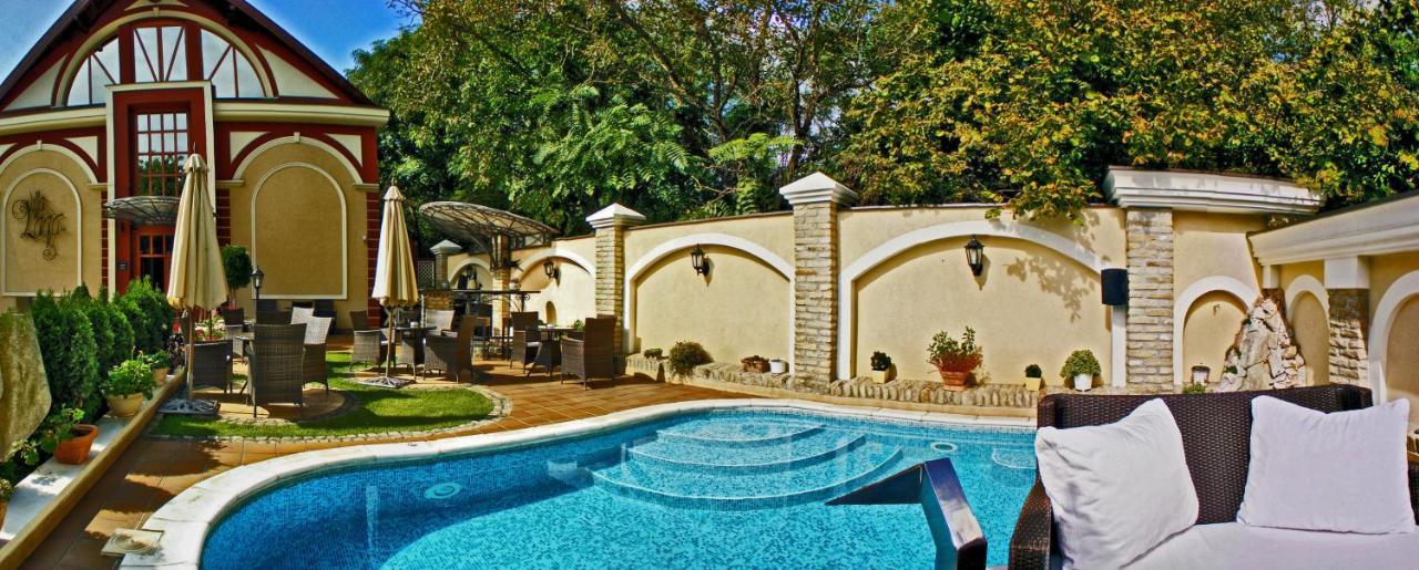 Hotel Vila Lago Palić エクステリア 写真