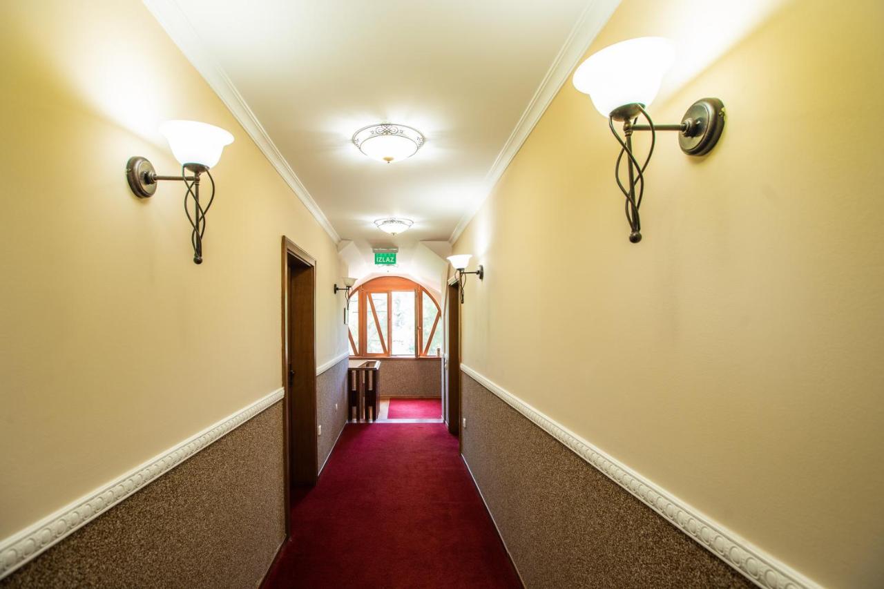 Hotel Vila Lago Palić エクステリア 写真