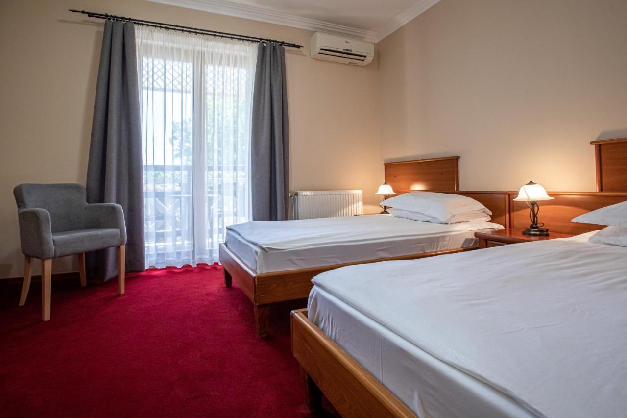 Hotel Vila Lago Palić エクステリア 写真