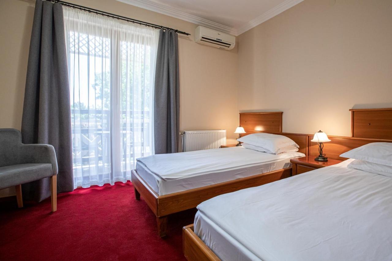 Hotel Vila Lago Palić エクステリア 写真