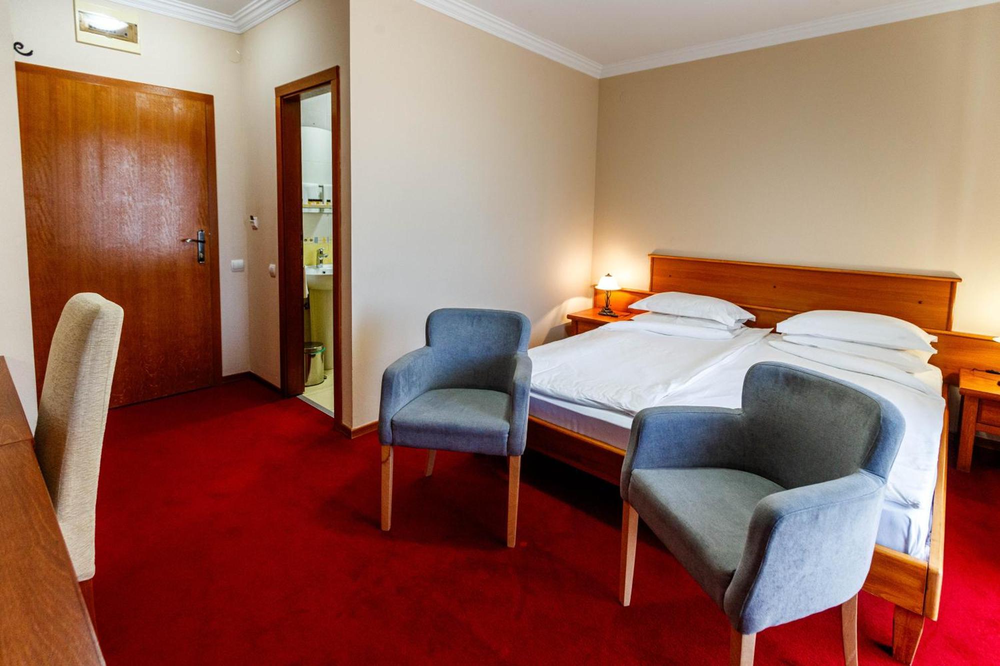 Hotel Vila Lago Palić エクステリア 写真