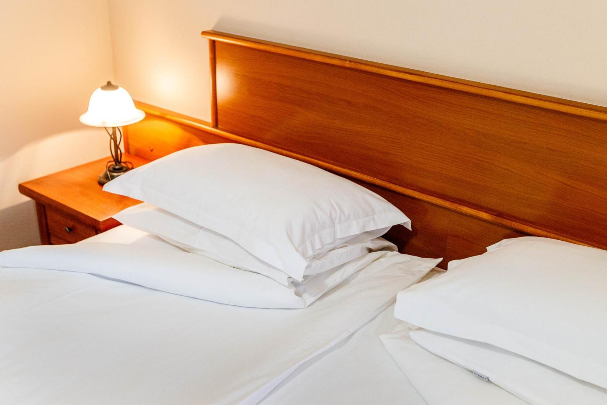 Hotel Vila Lago Palić エクステリア 写真