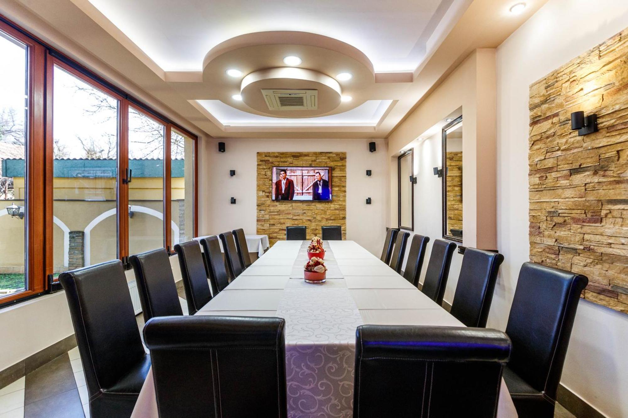Hotel Vila Lago Palić エクステリア 写真